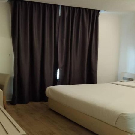 Minimalist Hotel Johor Bahru Ngoại thất bức ảnh